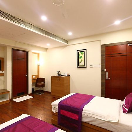 צ'נאי Fabhotel Prime Adore Residency מראה חיצוני תמונה