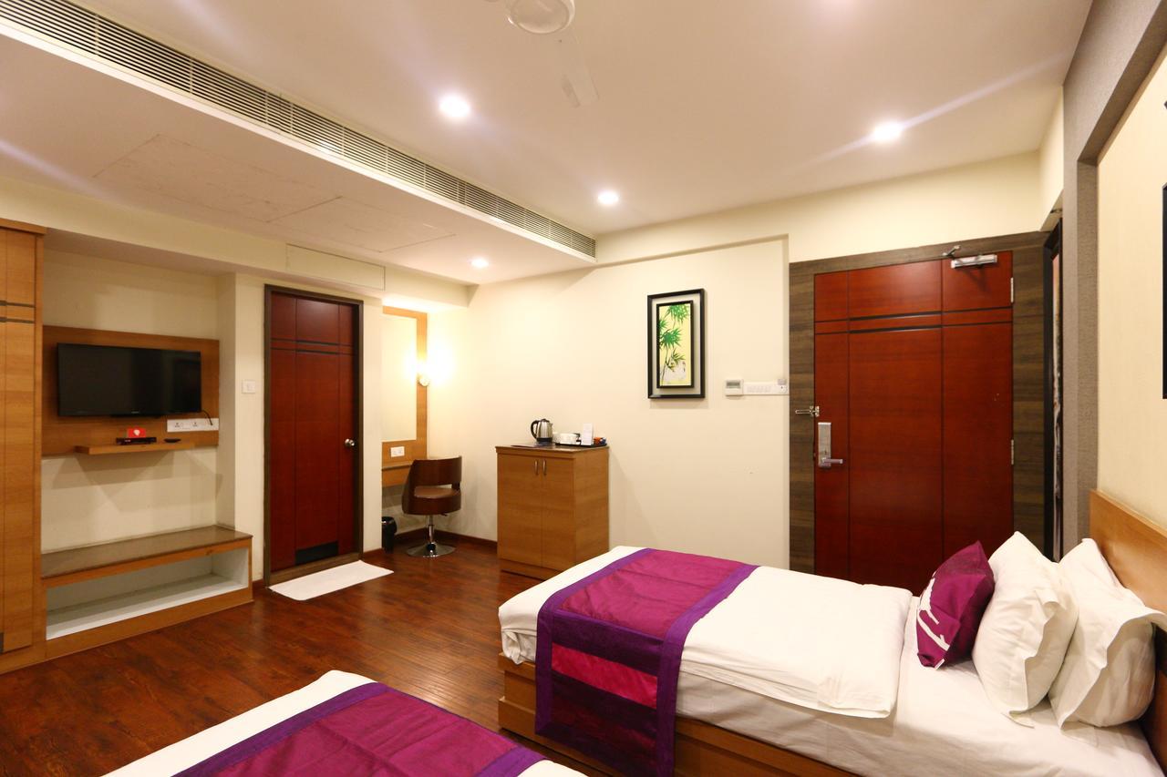 צ'נאי Fabhotel Prime Adore Residency מראה חיצוני תמונה